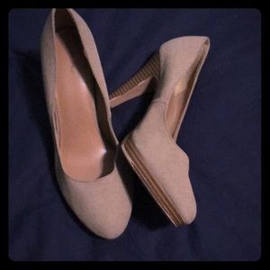 Fioni Tan Heels